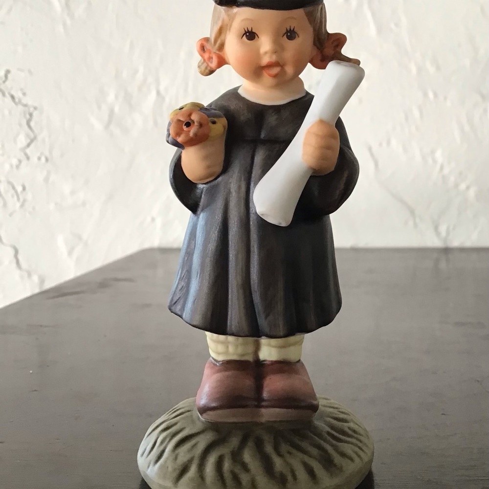 Goebel Reach for the Stars statue